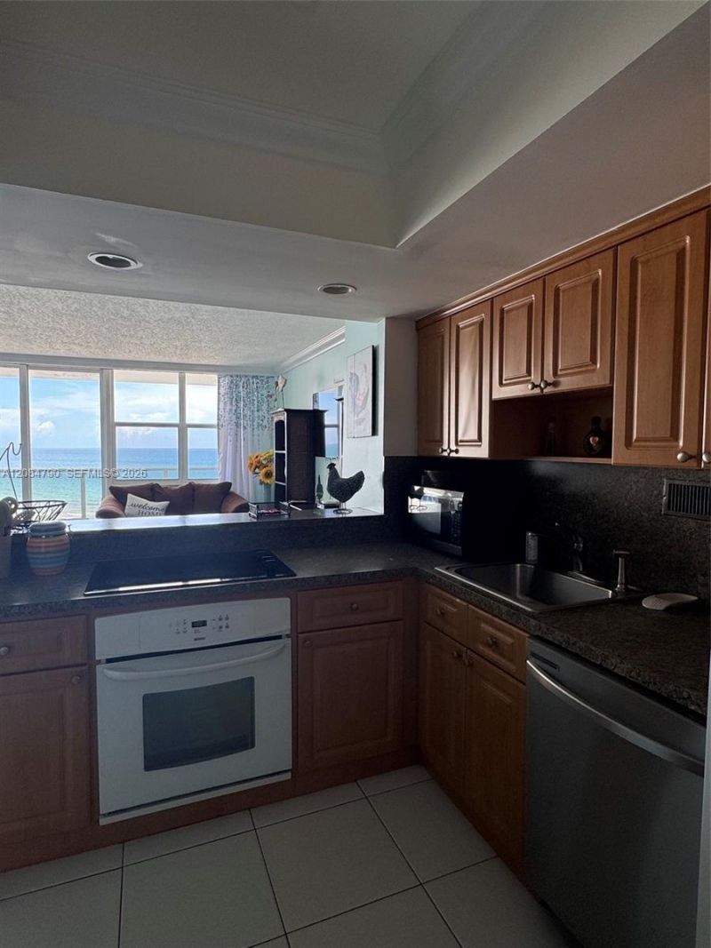 3180 S Ocean Dr , Unit 1003, Hallandale Beach, FL 33009 Photo