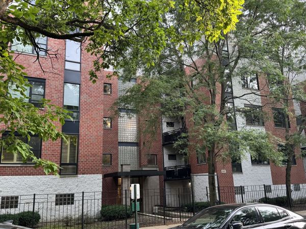 2307 W WOLFRAM Street , Unit 214, Chicago, IL 60618