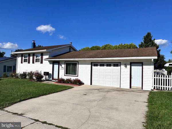1004 LAKEWOOD DRIVE, HARRISBURG, PA 17109