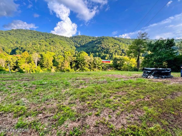 601 Vardy Blackwater Rd, Sneedville, TN 37869