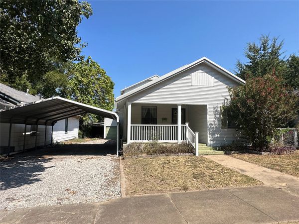 1123 E 9th Street , Okmulgee, OK 74447