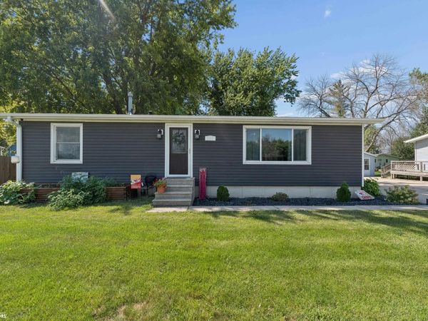140 Seymour Avenue, Garner, IA 50438
