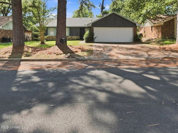 173 Thousand Oaks Circle, Jackson, MS 39212