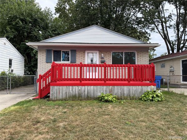 8702 CHALMERS Avenue , Warren, Mi 48089