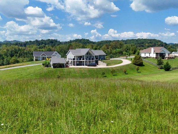 221 Lakeview Estates Drive, Bristol, TN 37620