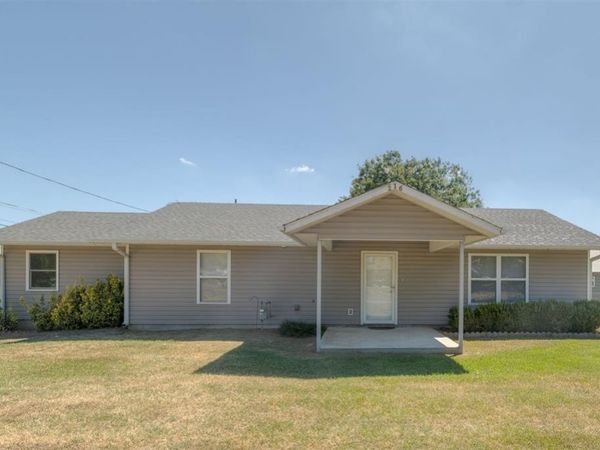 216 SW 4th Street, Checotah, OK 74426