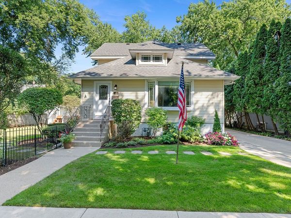 216 4th Street , Wilmette, IL 60091