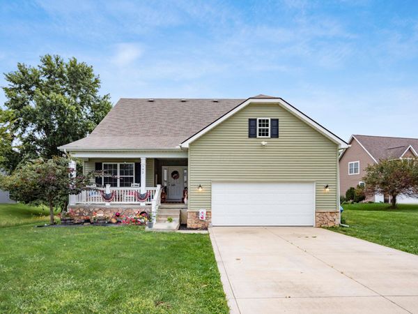 792 Francis Drive , Heath, OH 43056