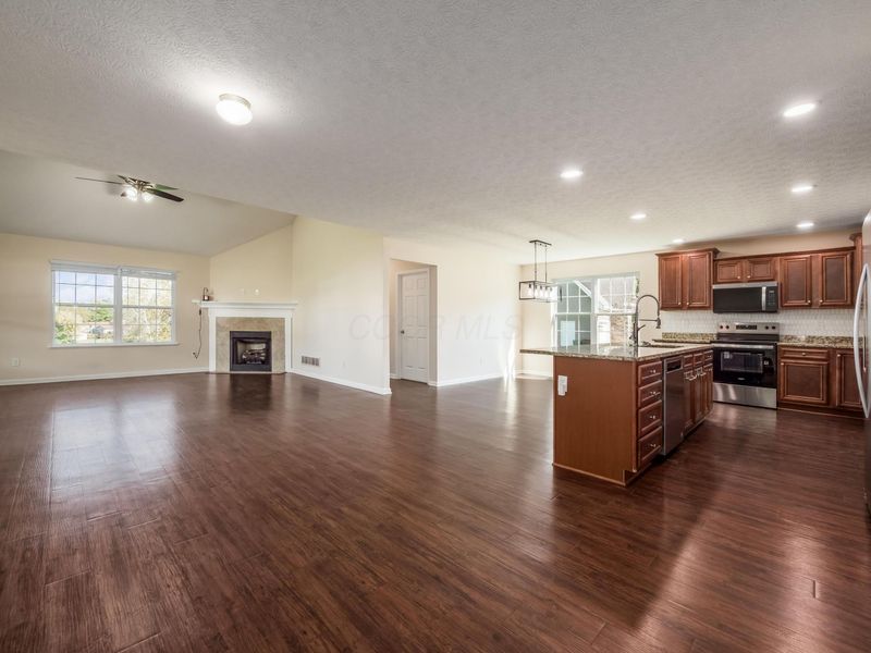 792 Francis Drive, Heath, OH 43056 Photo 2