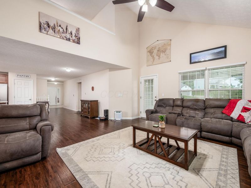 792 Francis Drive, Heath, OH 43056 Photo 6