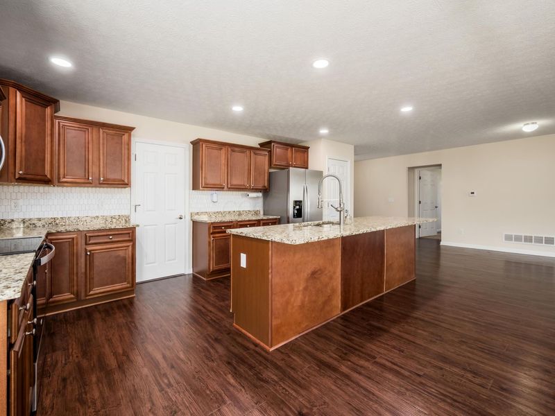 792 Francis Drive, Heath, OH 43056 Photo 9