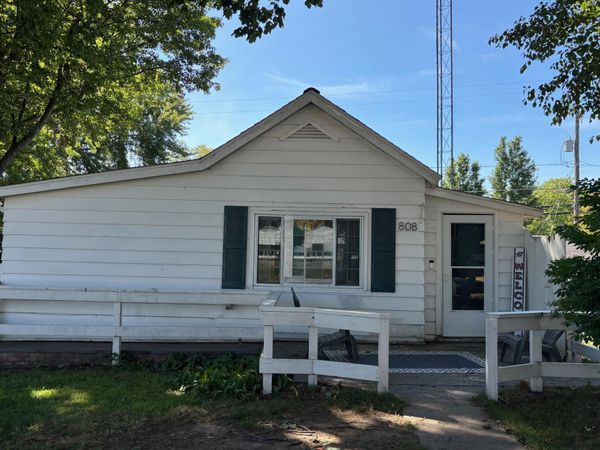 808 Anderson Street, Ludington, MI 49431