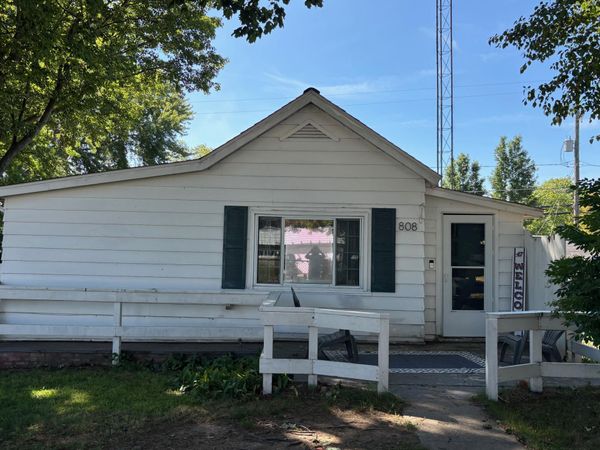 808 Anderson Street, Ludington, MI 49431