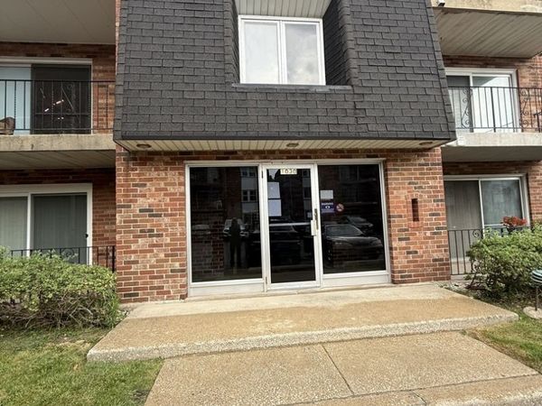 1030 Hirsch Boulevard , Unit 203, Calumet City, IL 60409