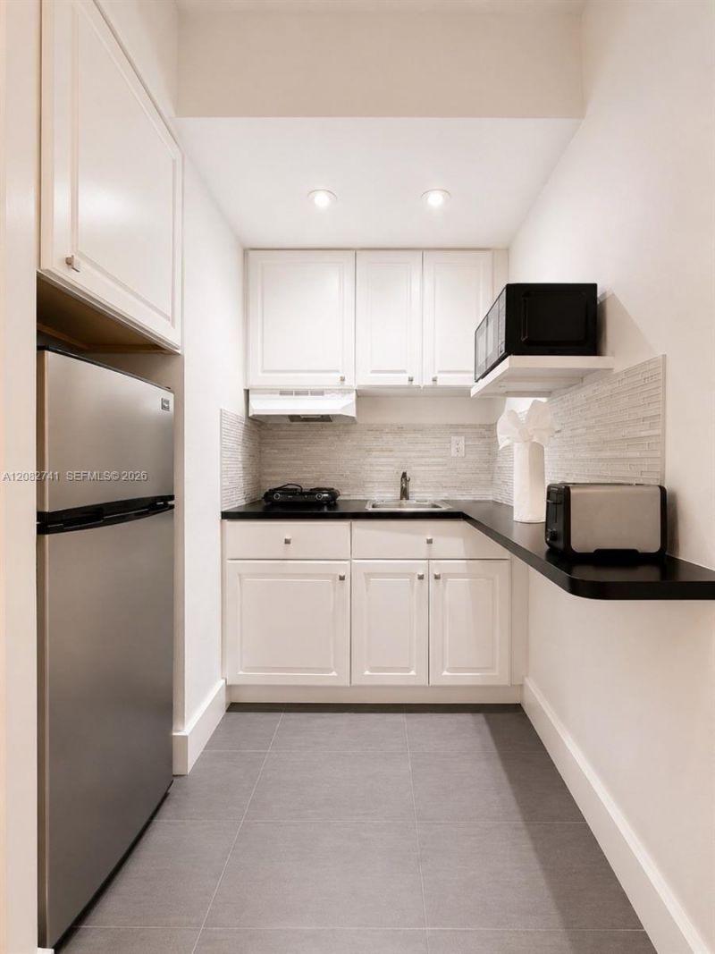 3025 Indian Creek Dr, Unit 204, Miami Beach, FL 33140 Photo