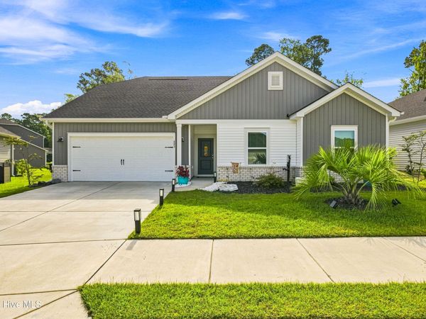 605 Blackthorne Circle NW, Calabash, NC 28467