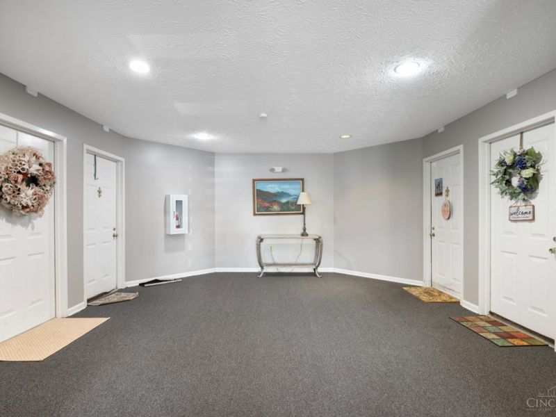 3216 Heritage Square Drive, Unit 16, Colerain Township, OH 45251 Photo 3