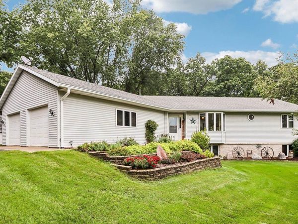 W7096 N Oak Ridge Court, Poynette, WI 53955