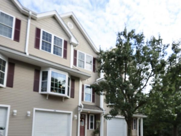 76 Pear Tree Lane, Newmarket, NH 03857