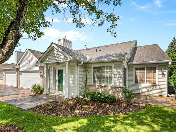 15202 Greenhaven Way, Burnsville, MN 55306