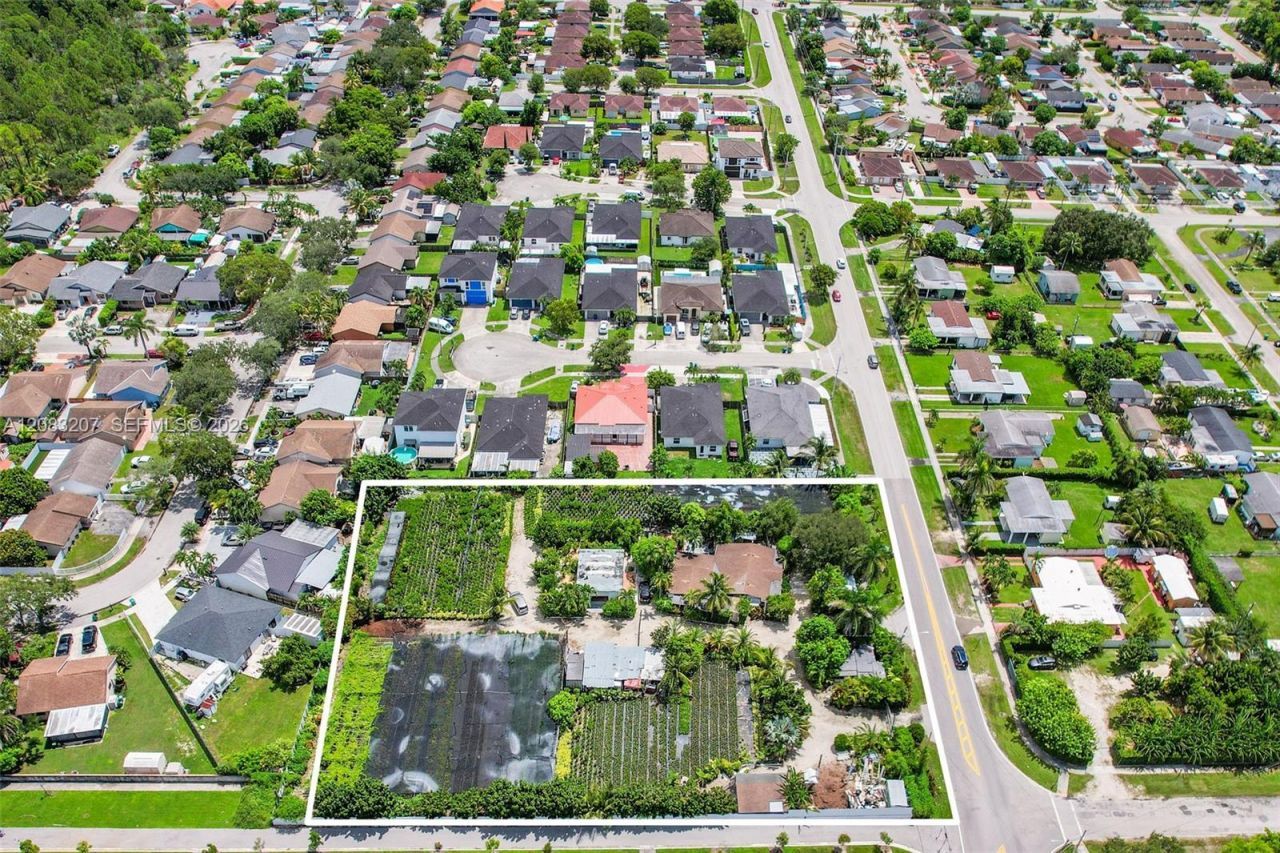 16375 SW 304th St , Homestead, FL 33033 Photo