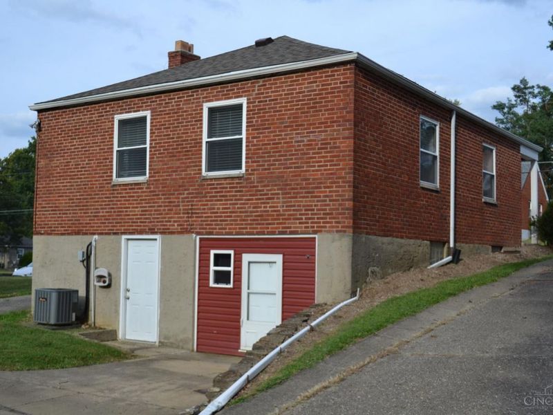 3935 Carrie Avenue, Cheviot, OH 45211 Photo 4