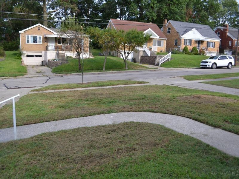 3935 Carrie Avenue, Cheviot, OH 45211 Photo 8