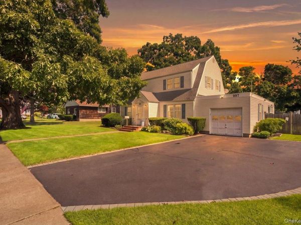 297 Maple Avenue , Patchogue, NY 11772