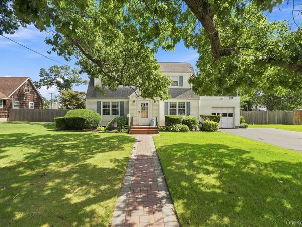 297 Maple Avenue, Patchogue, NY 11772