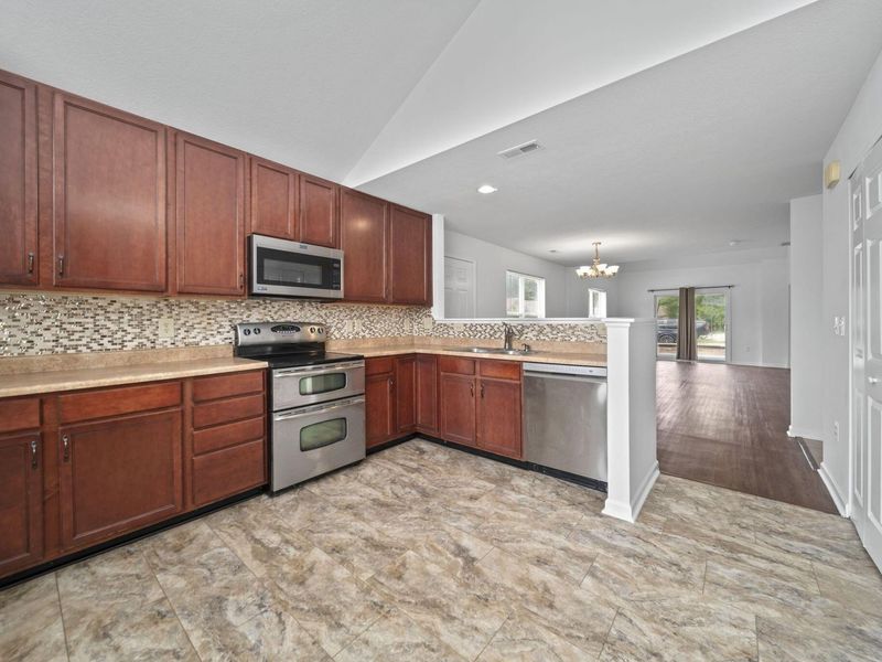 8386 Diversey Loop, Unit 701, Blacklick, OH 43004 Photo 8