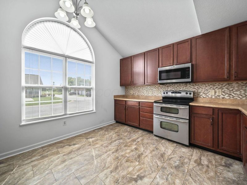8386 Diversey Loop, Unit 701, Blacklick, OH 43004 Photo 8