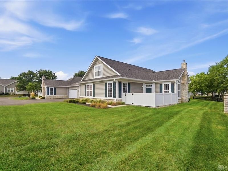 4782 Cobblestone Drive, Tipp City, OH 45371 Photo 2