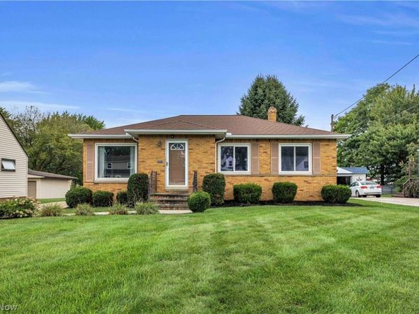 4050 Hilltop Drive , Parma, OH 44134