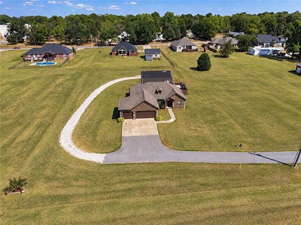 210 Holmes Street , Prairie Grove, AR 72753