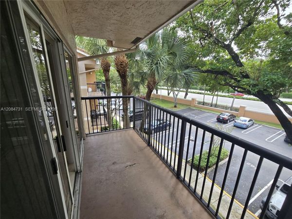 8701 Wiles Rd, Unit 305, Coral Springs, FL 33067