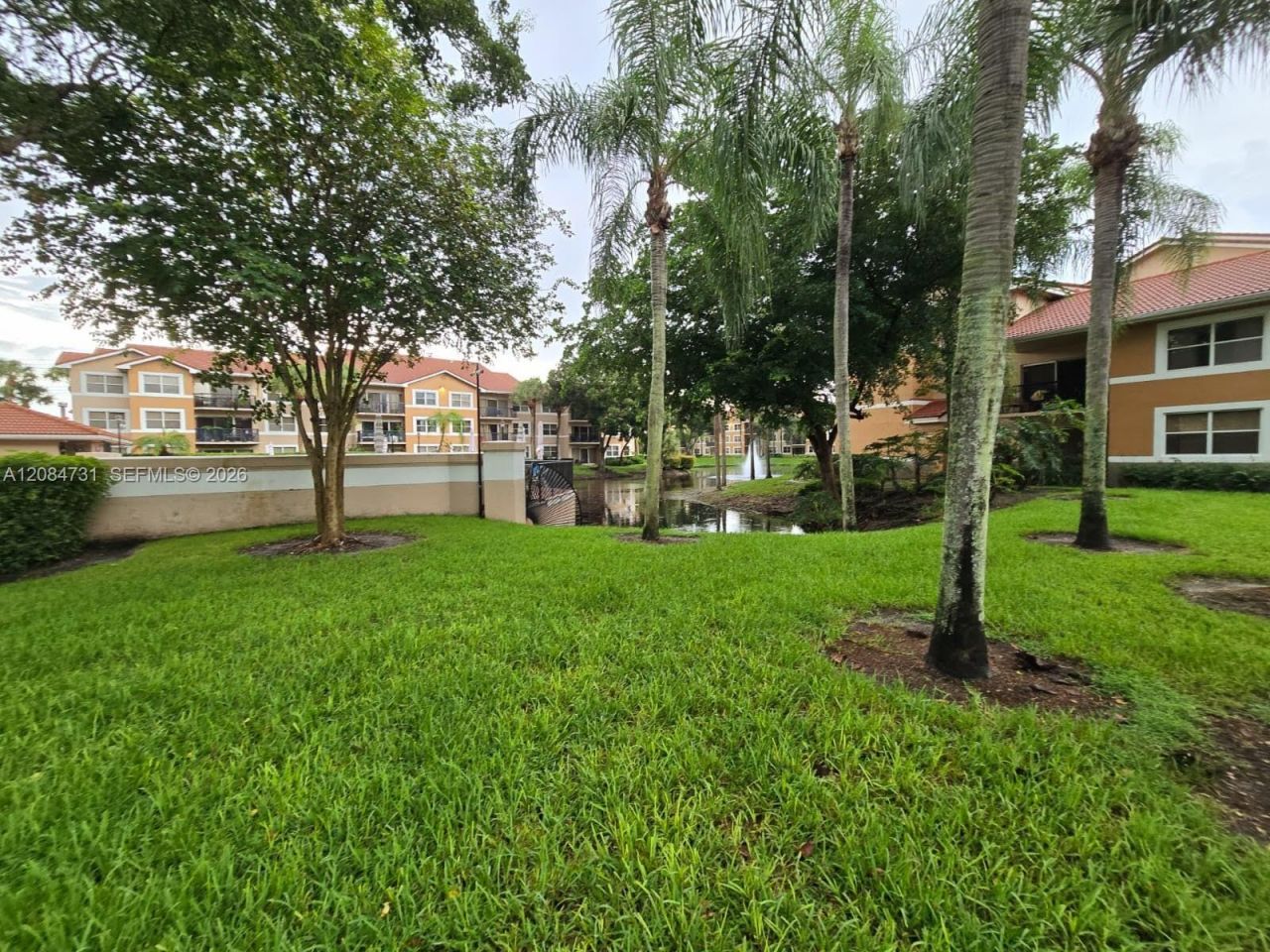 8701 Wiles Rd, Unit 305, Coral Springs, FL 33067 Photo
