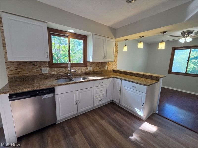 2540 Charney Road, University Heights, OH 44118 Photo 4