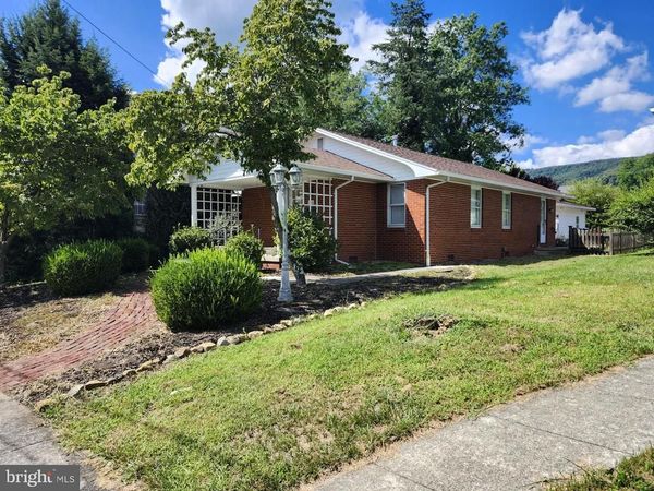 166 S A STREET, KEYSER, WV 26726