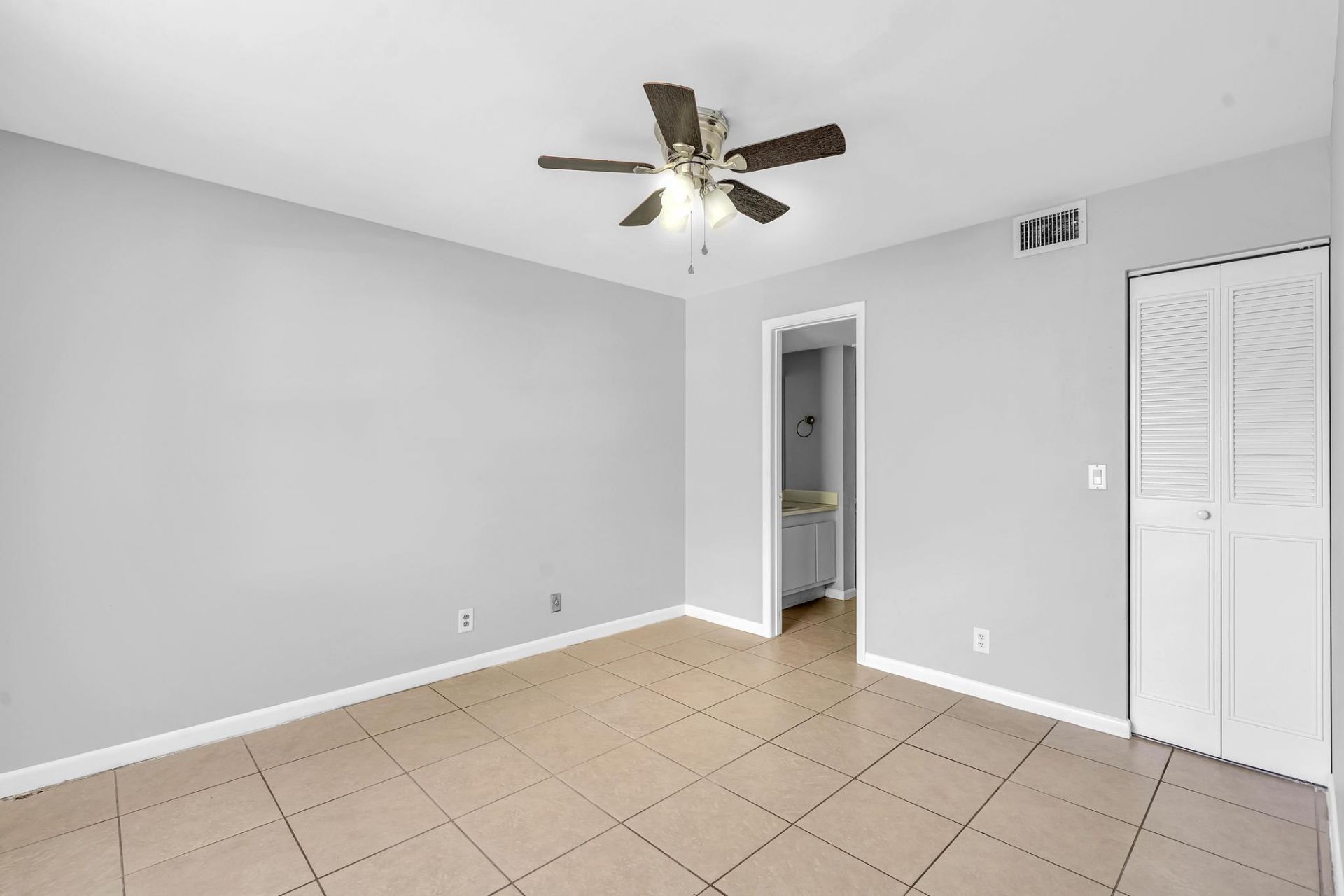 21904 Lake Forest Circle, Unit 202, Boca Raton, FL 33433 Photo