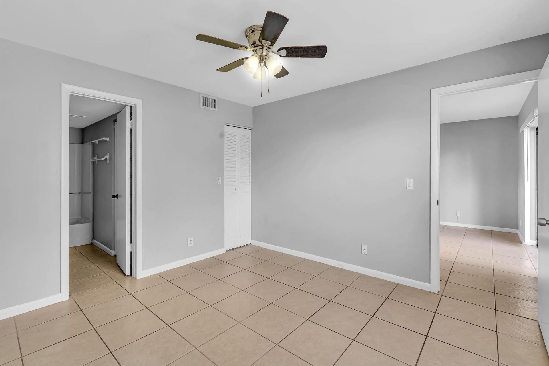 21904 Lake Forest Circle, Unit 202, Boca Raton, FL 33433 Photo