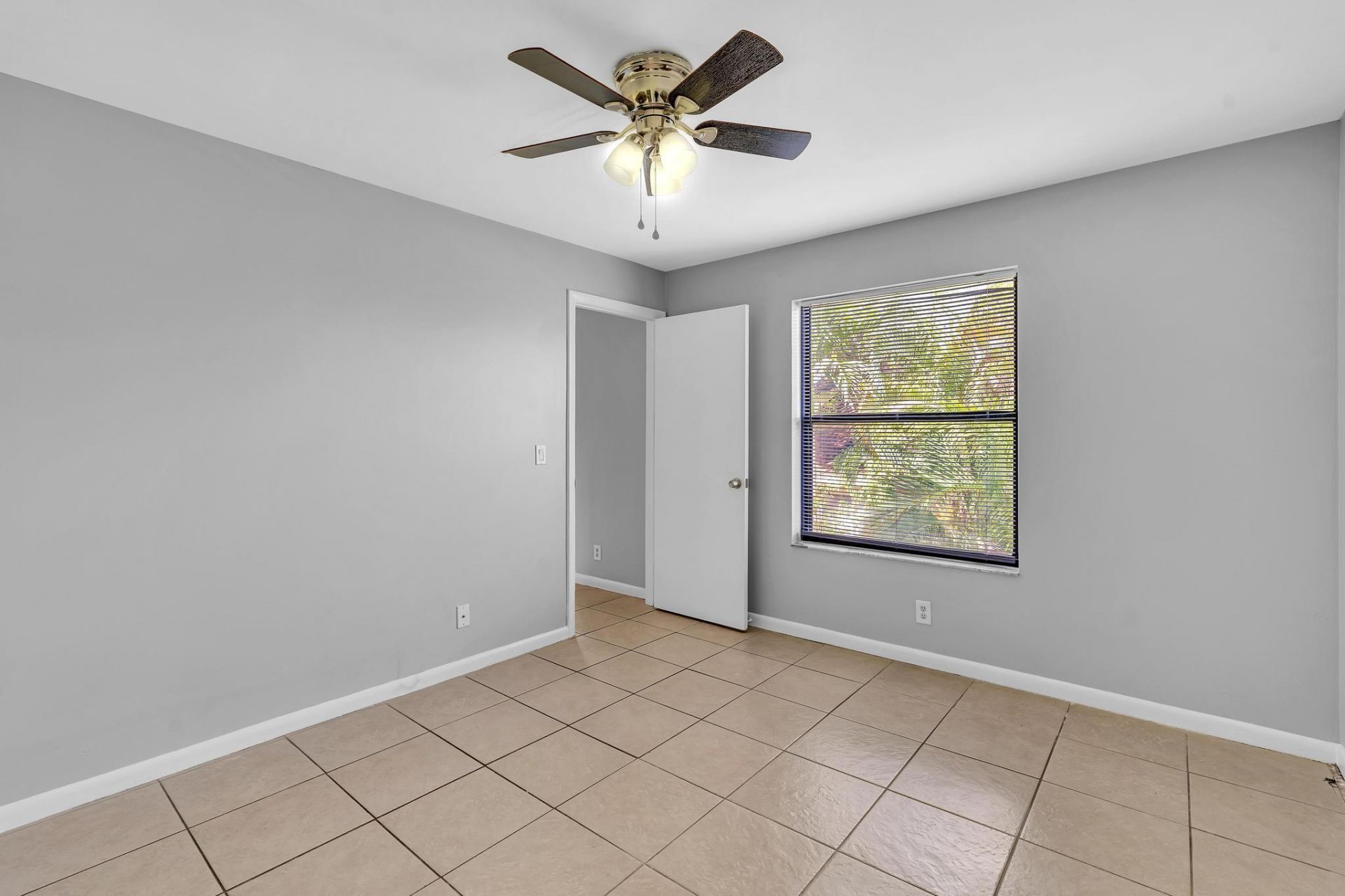21904 Lake Forest Circle, Unit 202, Boca Raton, FL 33433 Photo