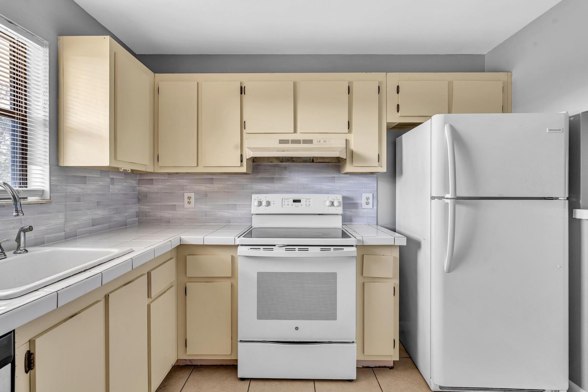 21904 Lake Forest Circle, Unit 202, Boca Raton, FL 33433 Photo