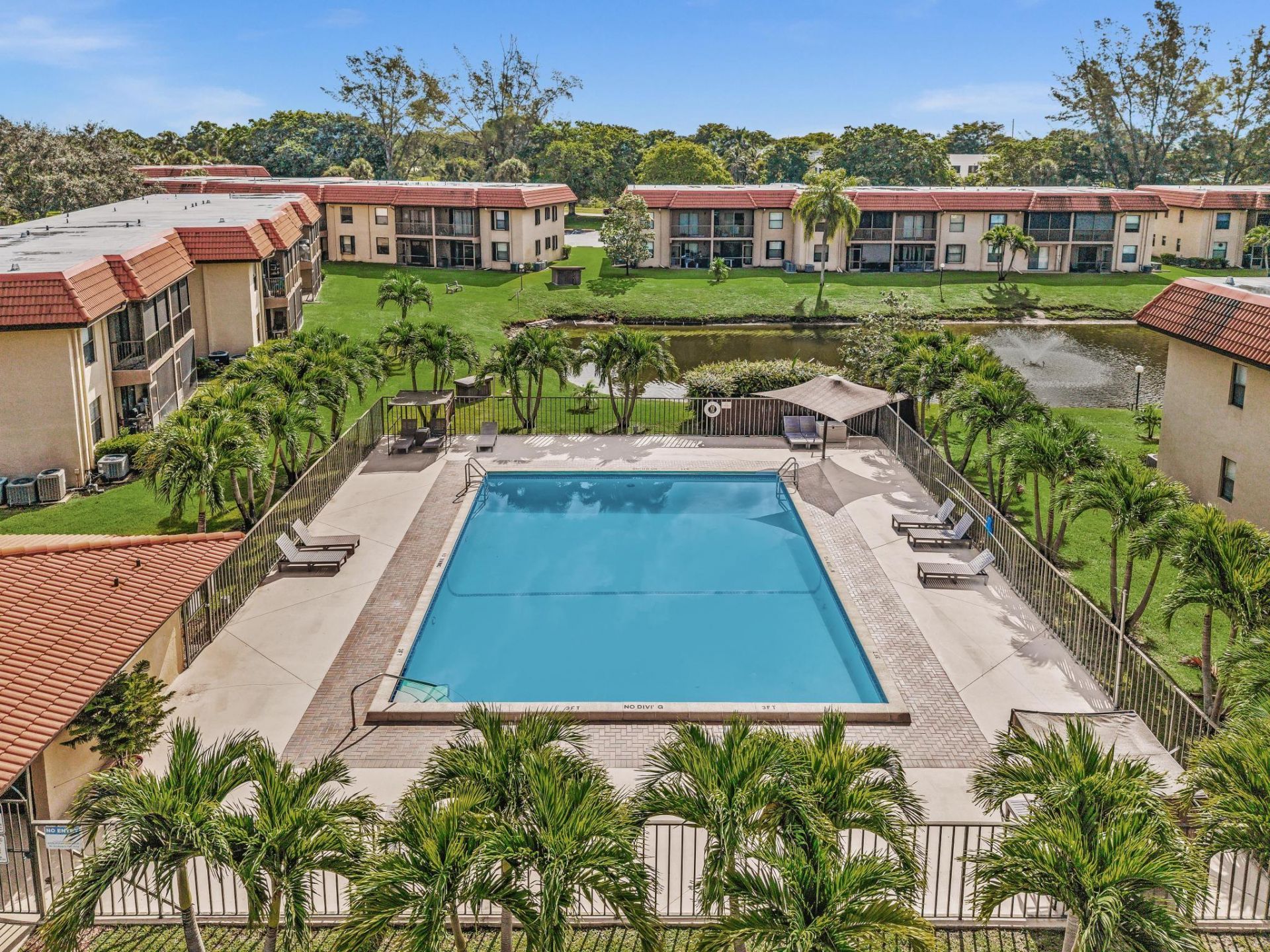 21904 Lake Forest Circle, Unit 202, Boca Raton, FL 33433 Photo