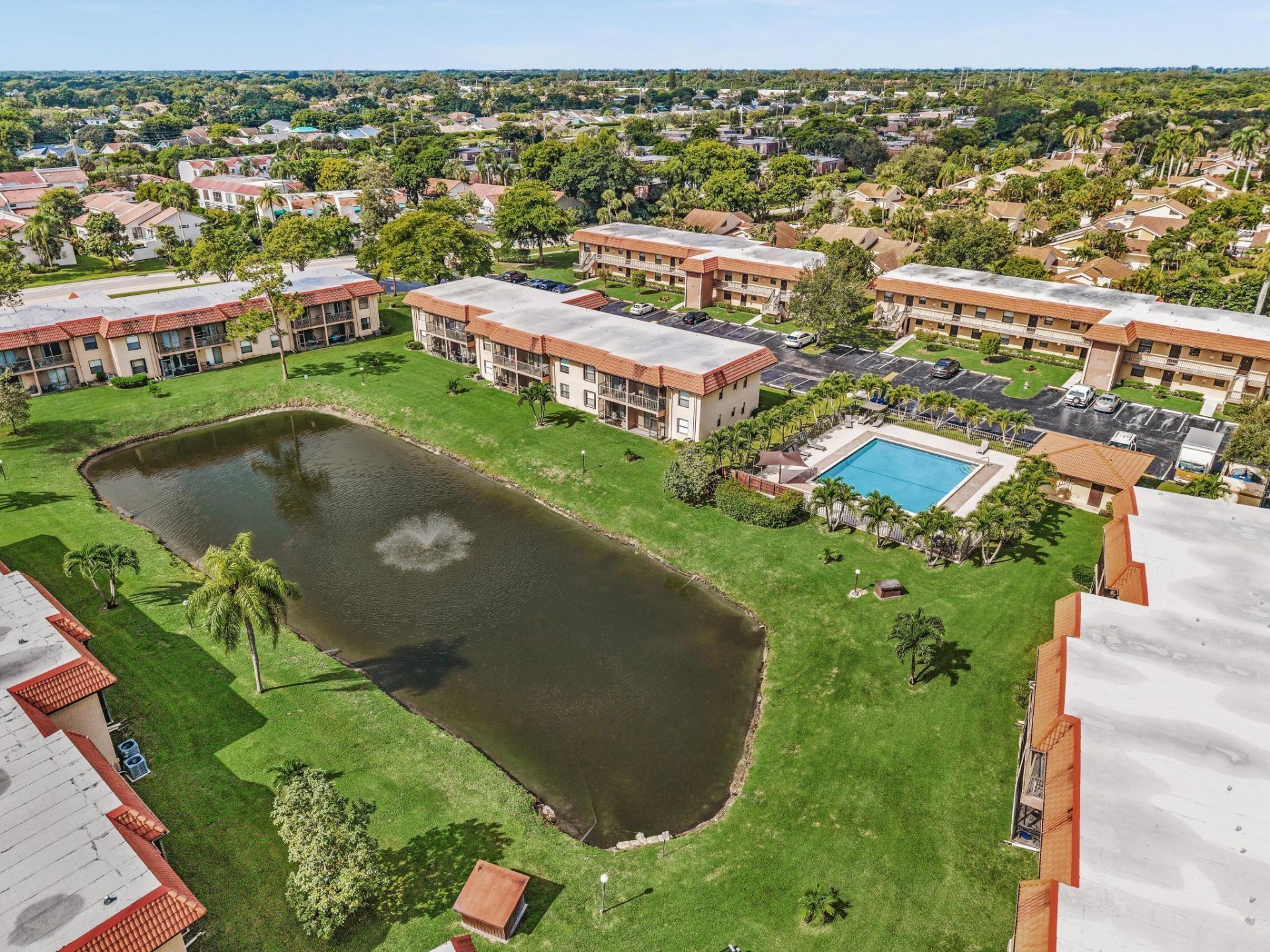 21904 Lake Forest Circle, Unit 202, Boca Raton, FL 33433 Photo