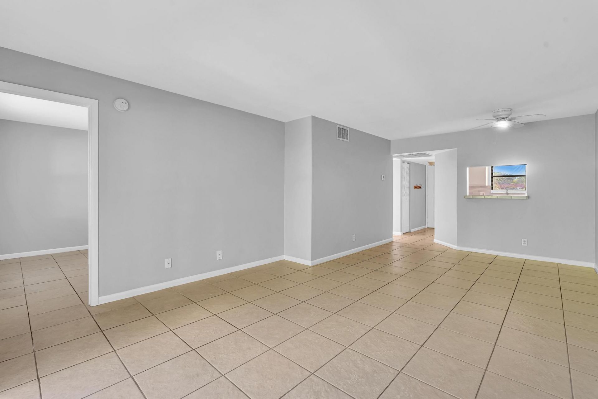 21904 Lake Forest Circle, Unit 202, Boca Raton, FL 33433 Photo
