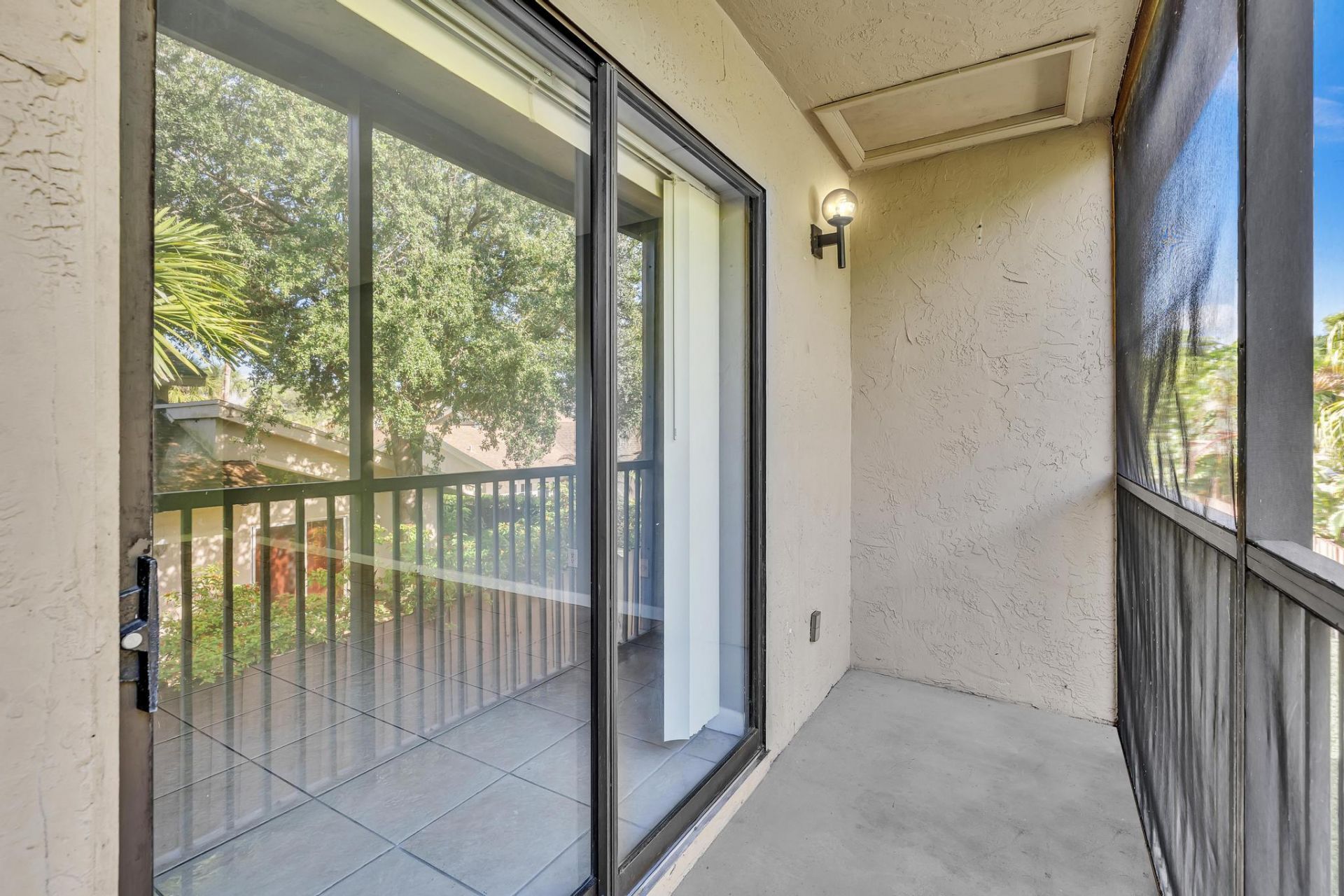 21904 Lake Forest Circle, Unit 202, Boca Raton, FL 33433 Photo