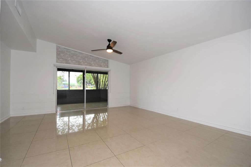 514 Woodgate Circle, Unit C, Sunrise, FL 33326 Photo