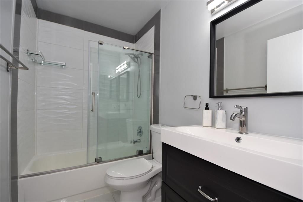 514 Woodgate Circle, Unit C, Sunrise, FL 33326 Photo