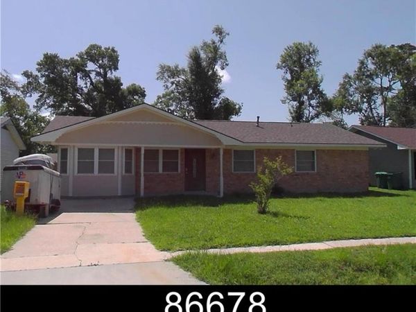 127 WHITEHALL Drive , Slidell, LA 70458