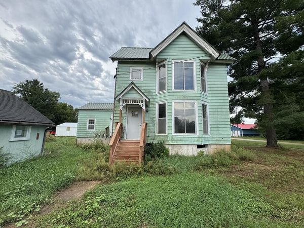309 E Richland Street, Lone Rock, WI 53556